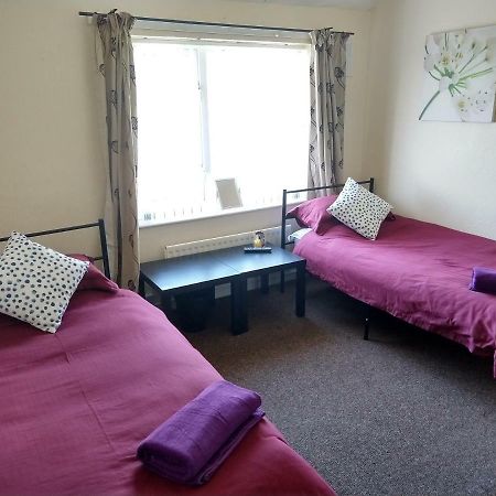 Rowe Gardens - Self Catering - Guesthouse Style - Comfortable Twin Or Double Rooms - Quiet Residential Area Workington Exteriör bild