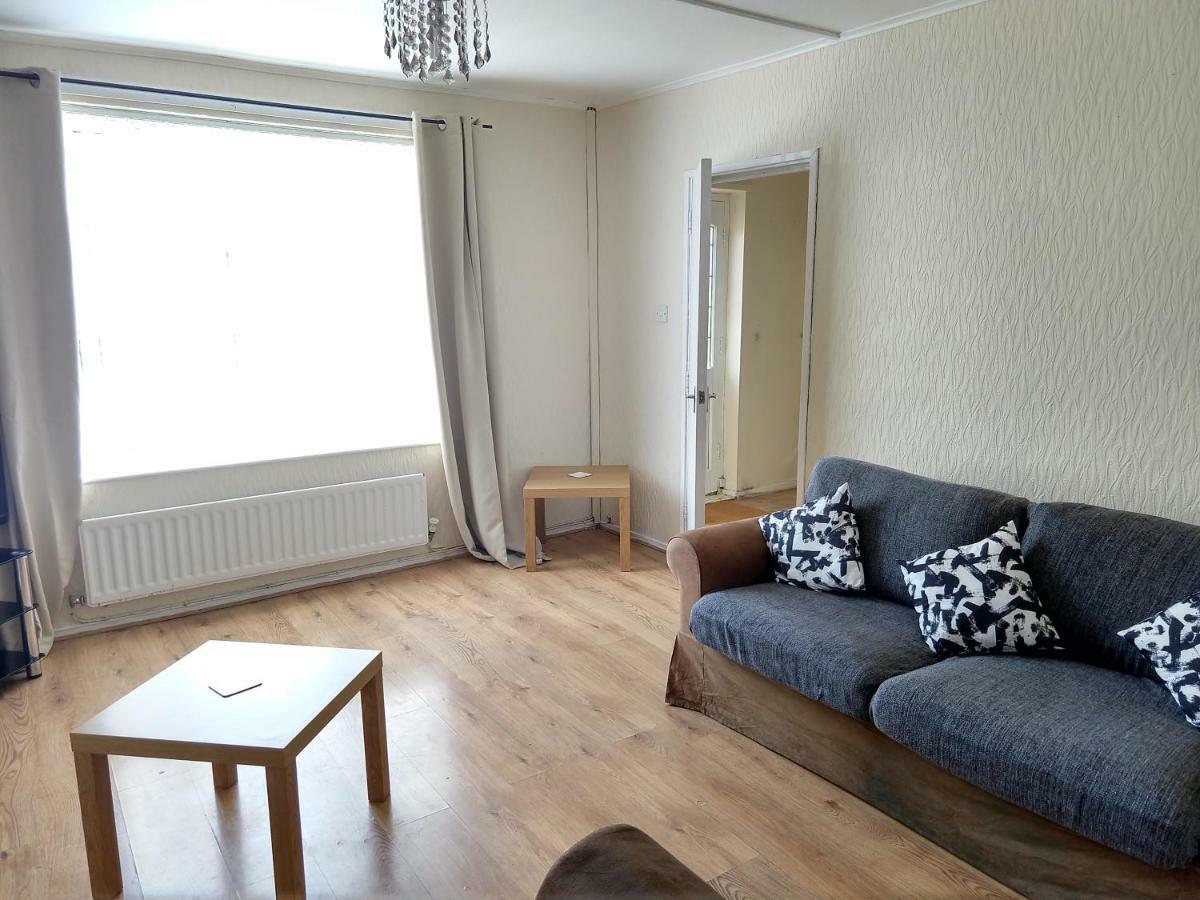 Rowe Gardens - Self Catering - Guesthouse Style - Comfortable Twin Or Double Rooms - Quiet Residential Area Workington Exteriör bild