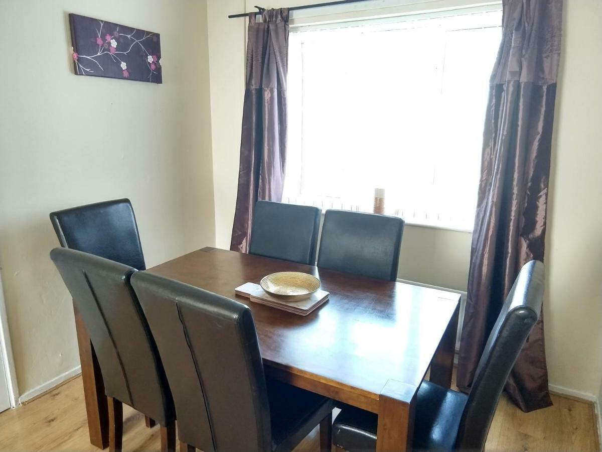 Rowe Gardens - Self Catering - Guesthouse Style - Comfortable Twin Or Double Rooms - Quiet Residential Area Workington Exteriör bild